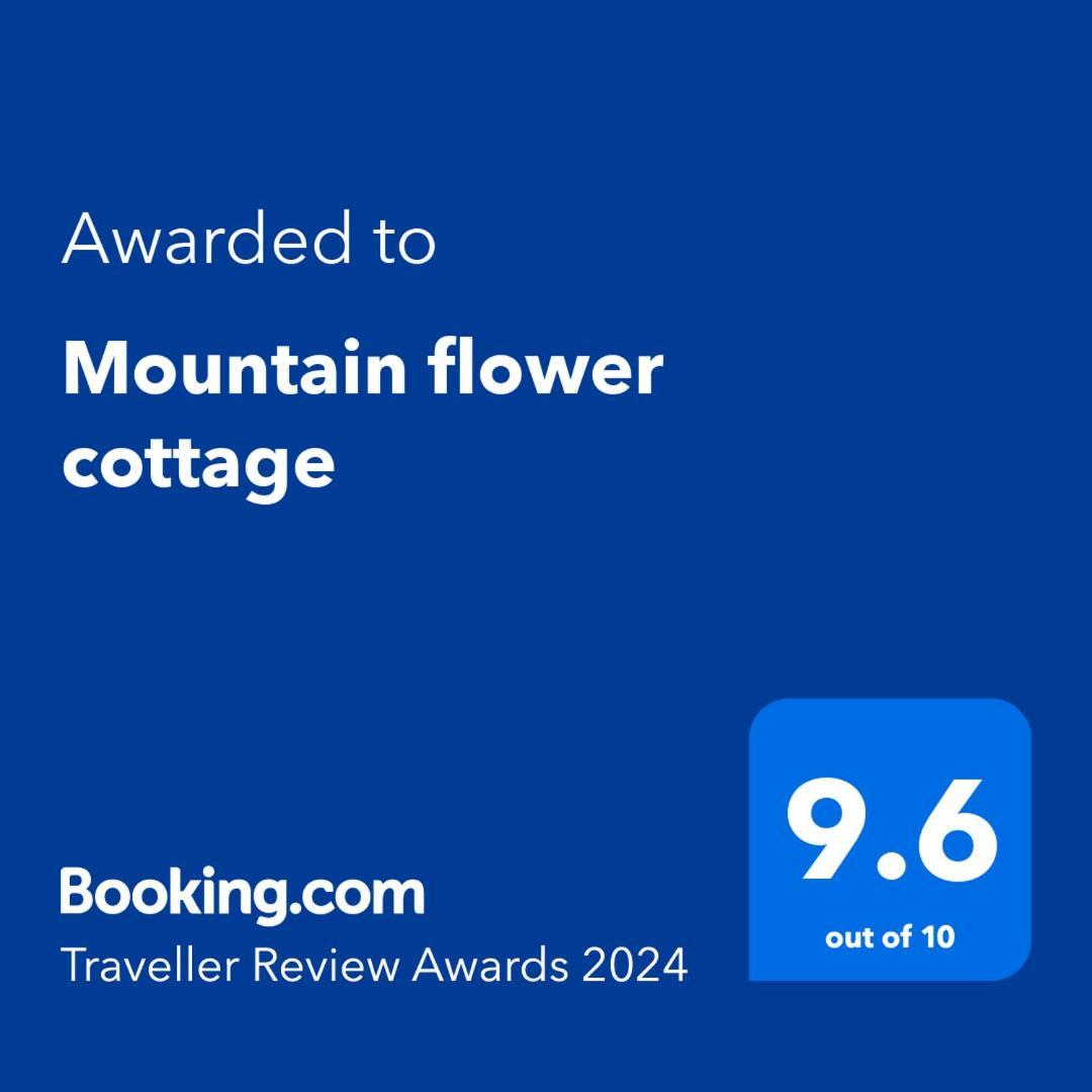 Mountain Flower Cottage Kazbegi Exterior photo